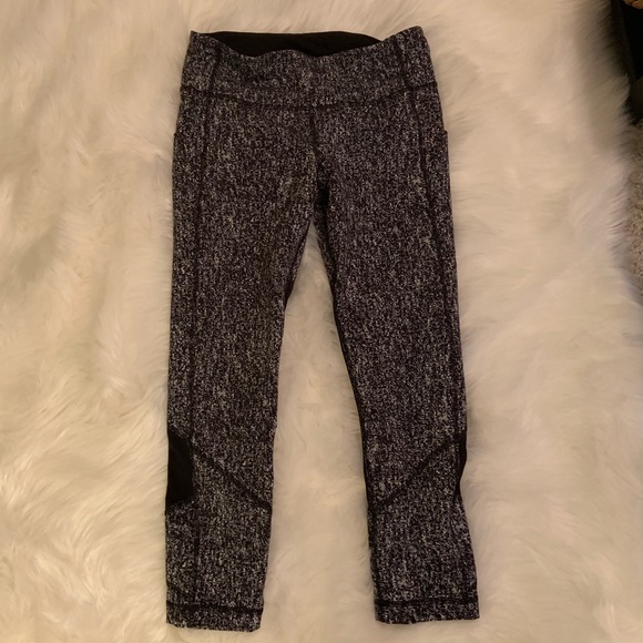 lululemon athletica Pants - Like New Pace Setter Crop 6